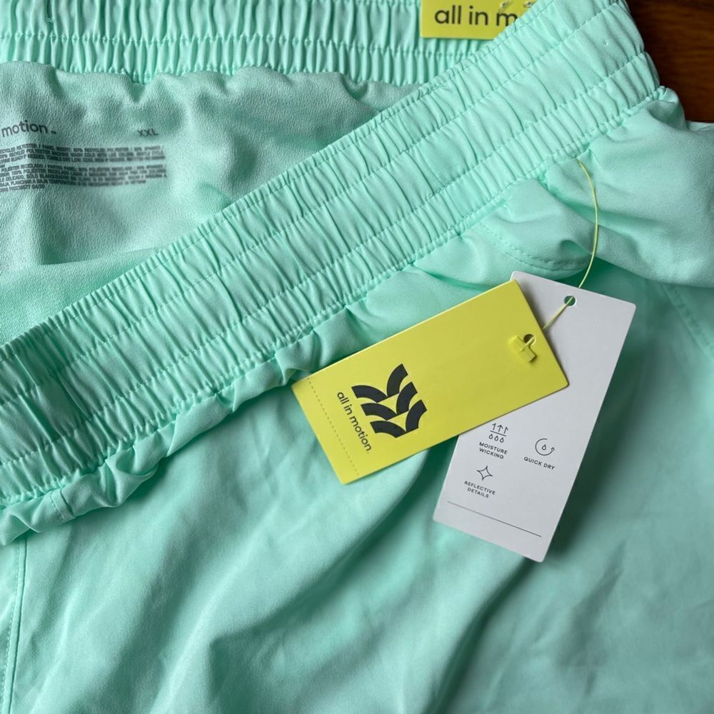 NWT All in Motion mid wise run short XXL - Picture 6 of 7